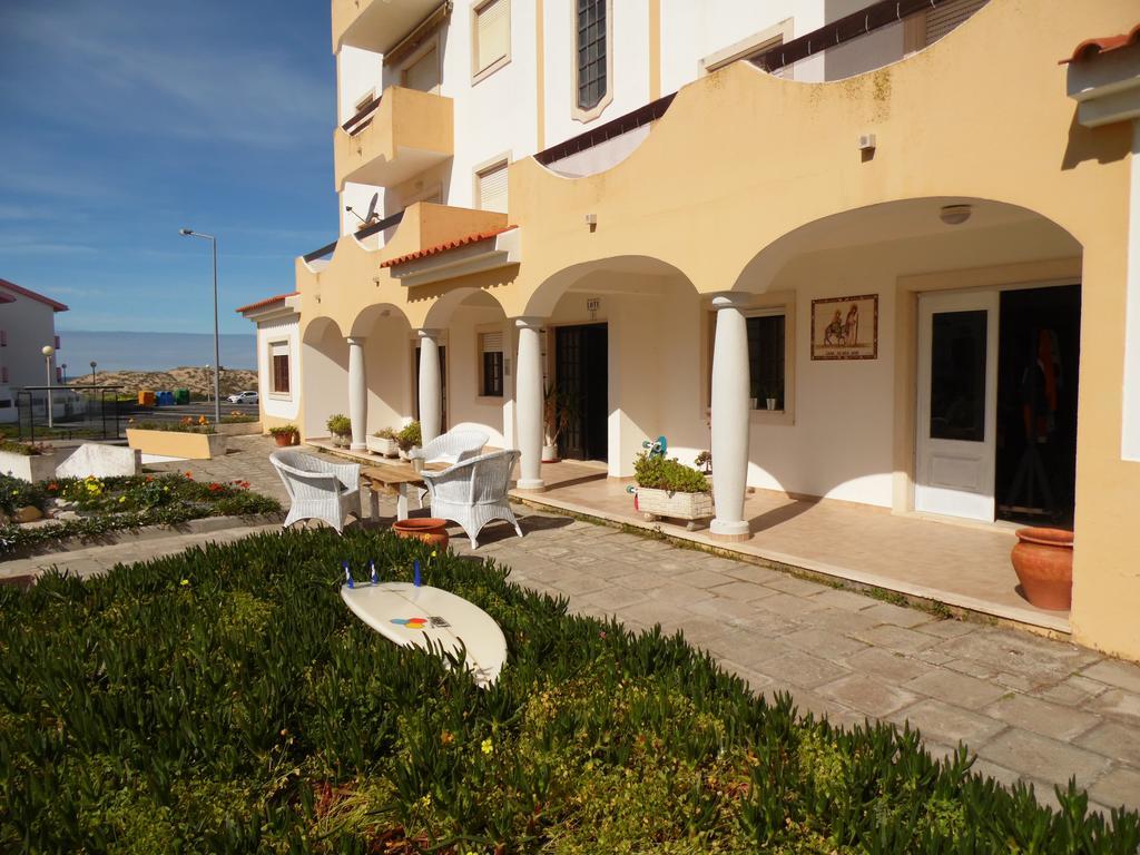 Boa Onda Guesthouse Atouguia Da Baleia Exterior photo